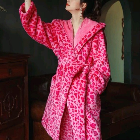 Pink Leopard Print Autumn and Winter Women's Thickened Warm Pajamas with Rabbit Fur Hood, High-End Feel, Can Be Worn Outside, Home Wear Set