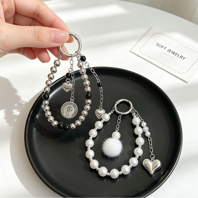 New Style Pearl Beaded Bracelet for Girls, Short Style with Pom-Pom Bow, Bag Charm, Phone Case Lanyard, Keychain New Style Pearl Beaded Bracelet for Girls, Short Style with Pom-Pom Bow, Bag Charm, Phone Case Lanyard, Keychain