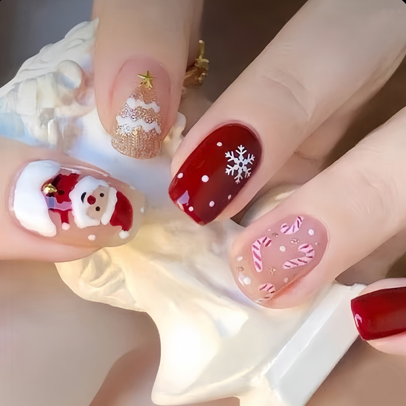 Santa Claus Christmas Tree Fake Nail Crutch Sugar Snowflake Suitable for Autumn and Winter Wear Armor press on nai