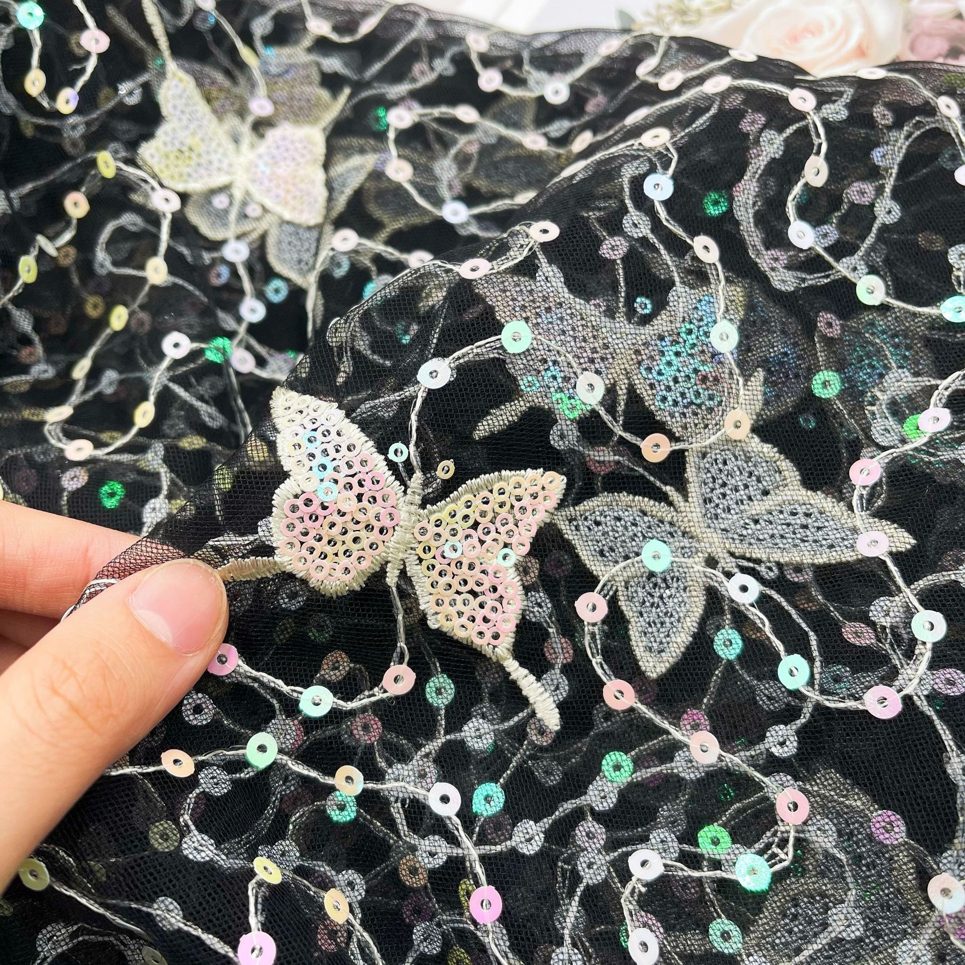 Suministro directo de fábrica nuevo lentejuelas mariposa bordado malla encaje multicolor lentejuelas mariposa malla ropa para niños Hanfu tela