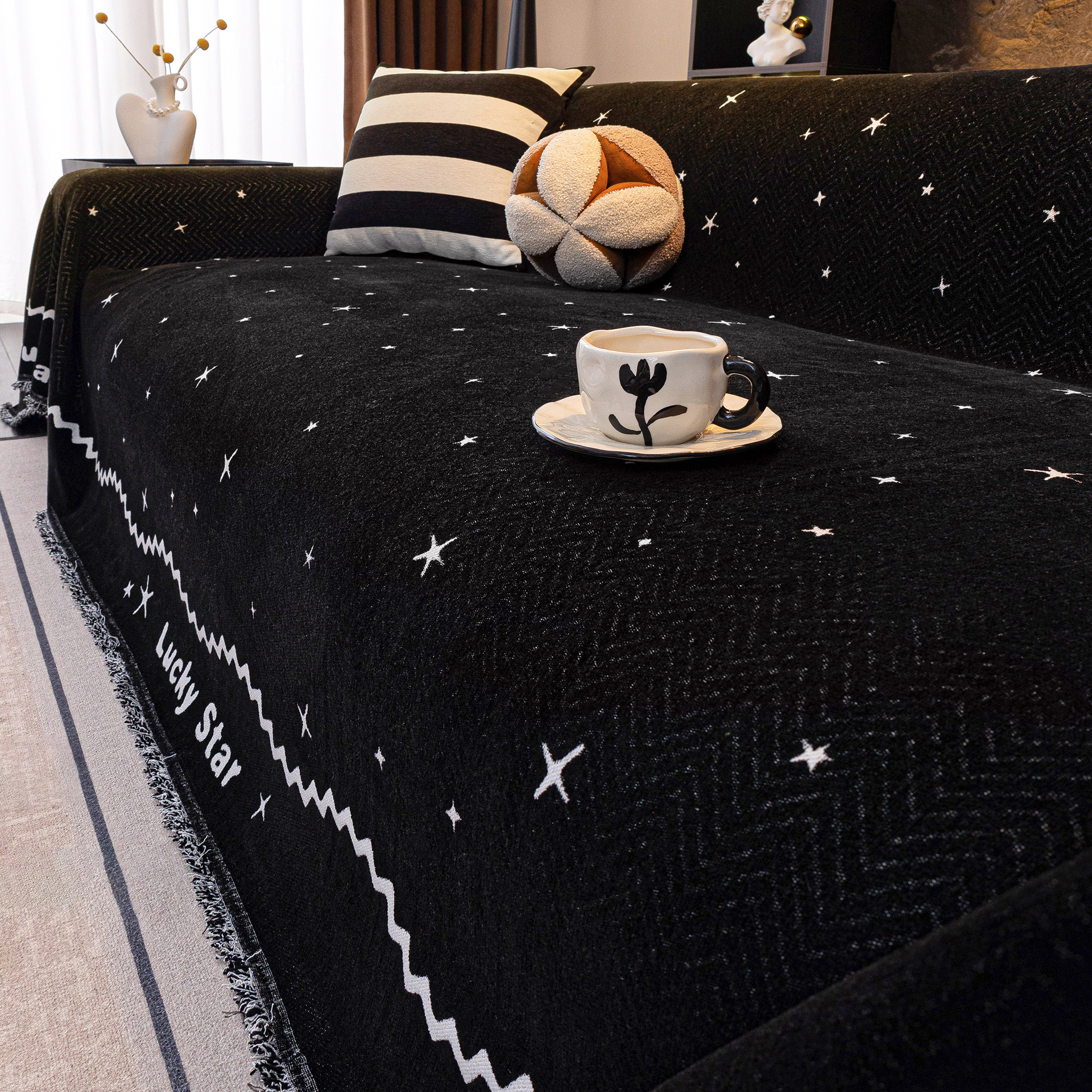 Sofá cubierta de alta sensación 2025 nuevo anti-gato atrapar tres asientos una toalla de sofá antideslizante de princesa una almohadilla de cobertura completa