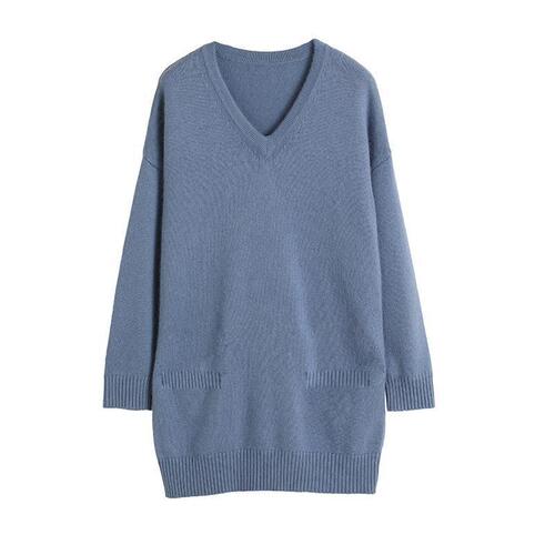 Autumn and winter clothing for plus-size women: large-sized, mid-length V-neck loose base layer shirt, lazy pull-over knitted sweater with dual pockets, for women.