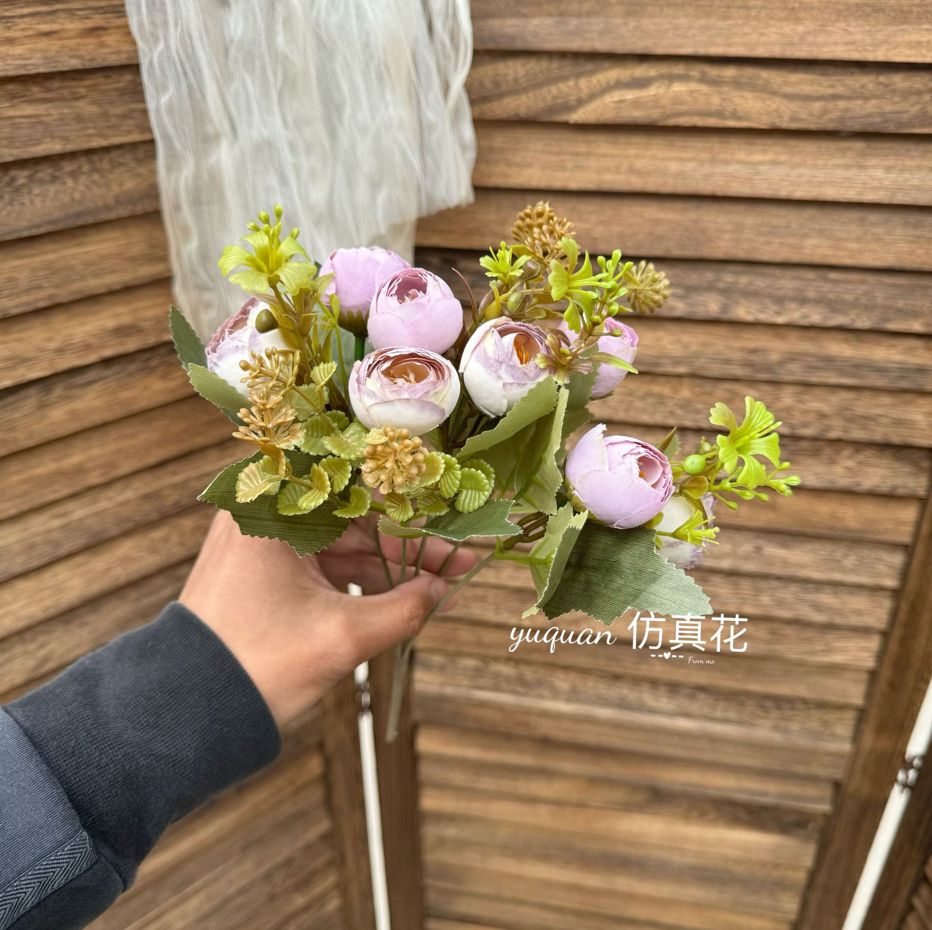 연한 보라색