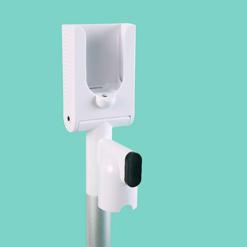 15762235838_2141221755