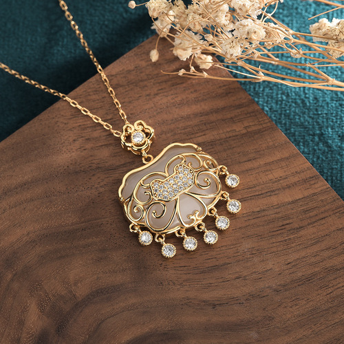 Chinese style retro jade pendant, ancient costume Hanfu matching necklace, Ruyi Ping An lock imitation Hetian jade necklace for women