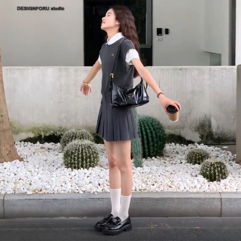 韓国カレッジスタイルの女性用半袖セーターベスト、秋の新しいスリムフィットで多用途なレイヤードベストショートセーター|undefined