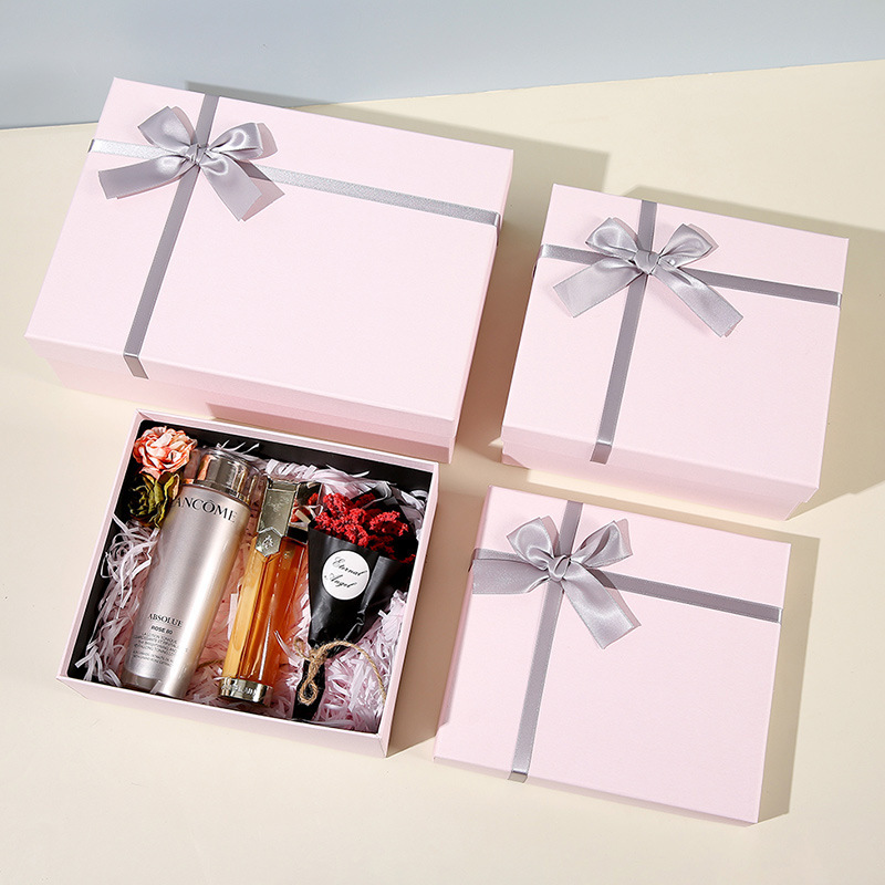 Pink butterfly hand gift box wholesale small fresh birthday gift box girls empty box lipstick packaging gift box