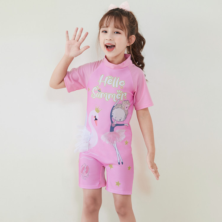 Traje de baño de una pieza para niñas, estilo caricatura, manga corta, pantalones cortos, traje de baño conservador con diseño patentado.
