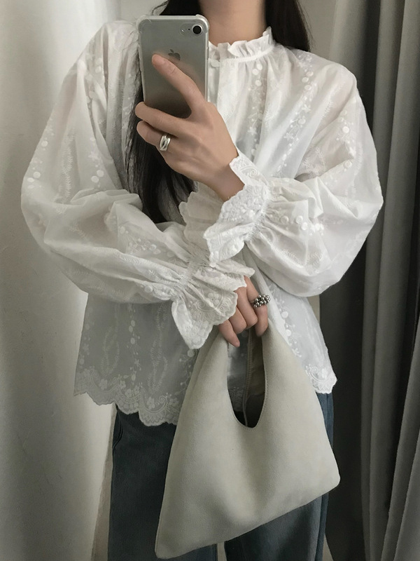 THINK十三行韩系温柔风穿搭蕾丝衬衫女2025秋泡泡灯笼袖洋气上衣|undefined