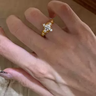 Кольцо из серебра 925 с фианитами открытое регулируемое