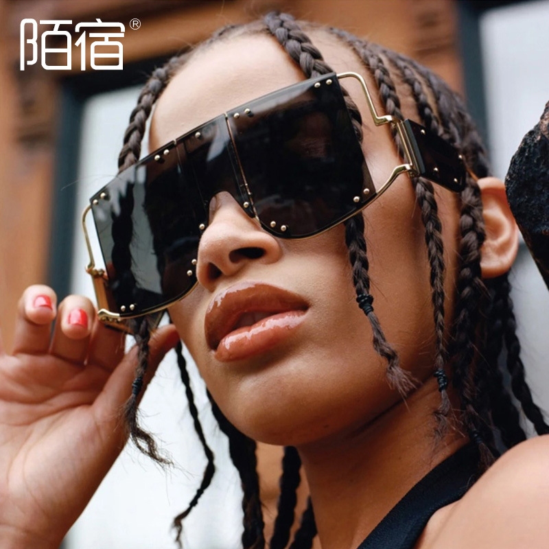 Mosu new European and American Rihanna sexy sunglasses large frame one-piece goggles coated sunglasses retro punk