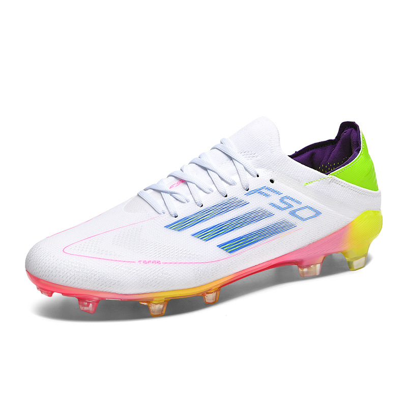 2025 nuevos zapatos de fútbol transfronterizos de clavos largos y bajos zapatos de entrenamiento juvenil masculino y femenino fábrica de zapatos transfronterizos