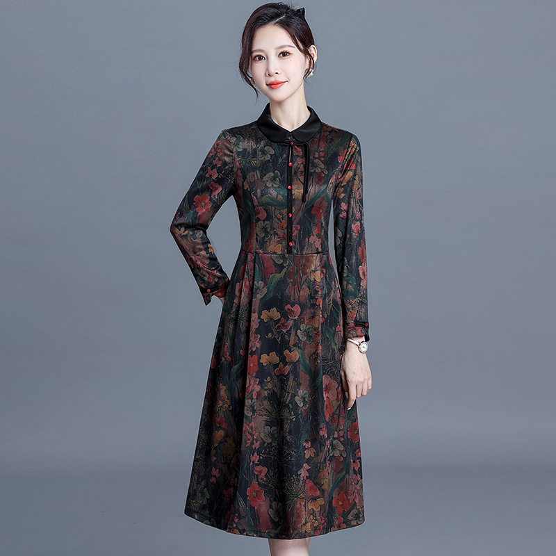 2025年秋季新款时尚印花大码连衣裙女韩版修身气质中老年女装裙子