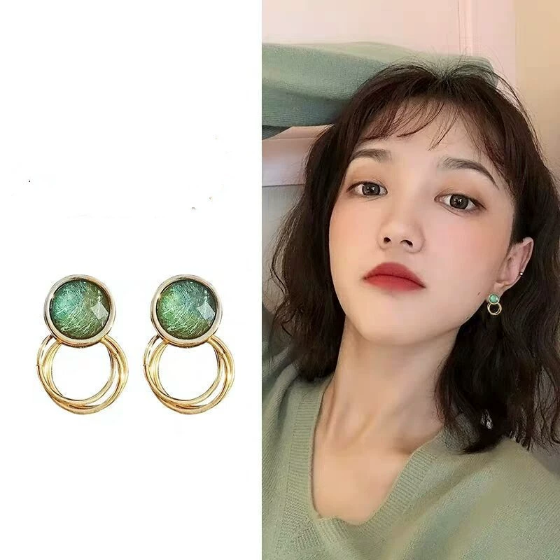 Серебряные серьги с иглой, серебро 925, акценты циркония и кошачий глаз, микроинlay, лёгкие 0.008 кг