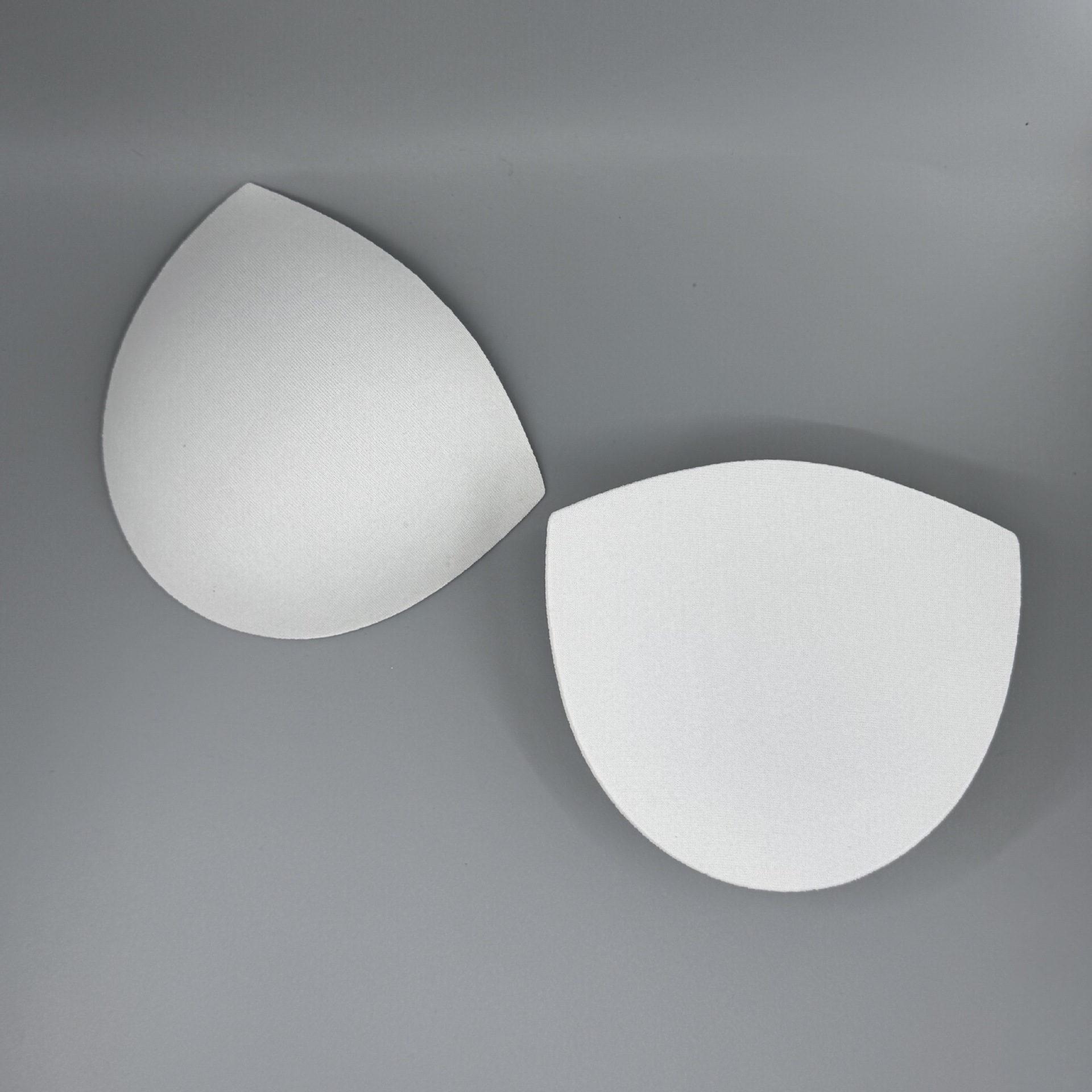 Super delgada semicircular esponja cojín de pecho insertado chaleco deportivo se reúne ropa interior de natación transpirable invisible grande