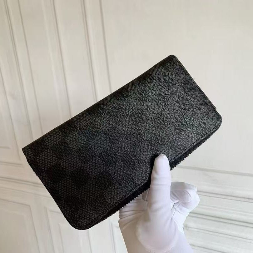 Universal long wallet for men and women with zipper
