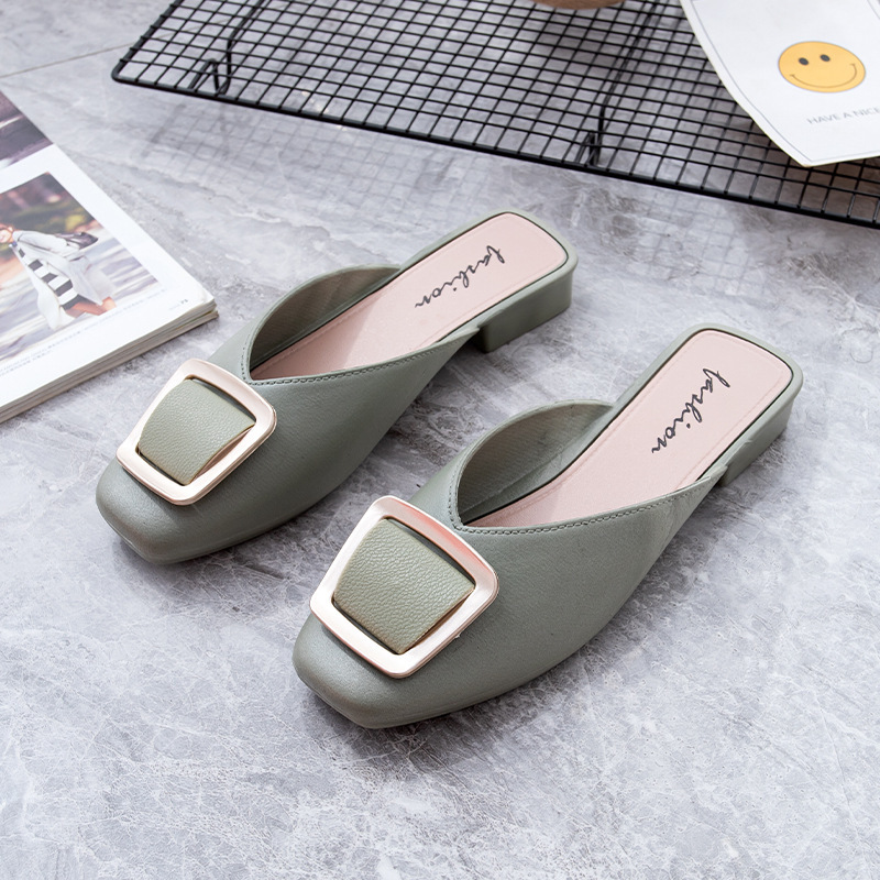 Summer fashionable women's slippers