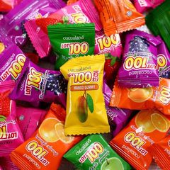 マレーシアから輸入されたlot100百個のマンゴー五目ジュースのソフトキャンディ1000gのお菓子のギフトバッグ