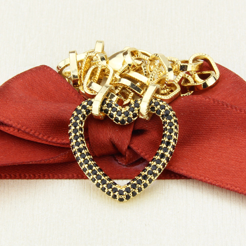 simple diamond heart-shaped bracelet