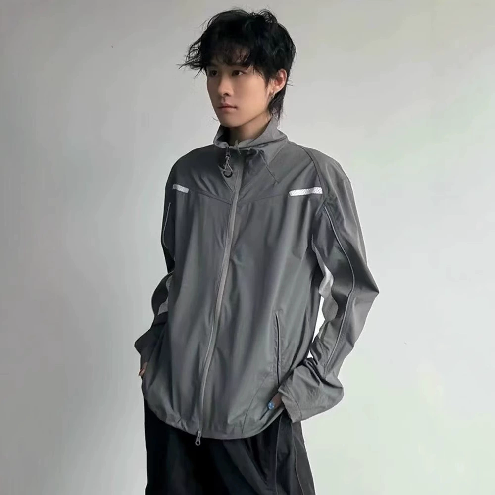 Защитная куртка от солнца-оригинальный метод-сетчатая строчка-светоотражающие полоски на рукавах-регулируемый шнурок по подолу однотонная куртка с капюшоном