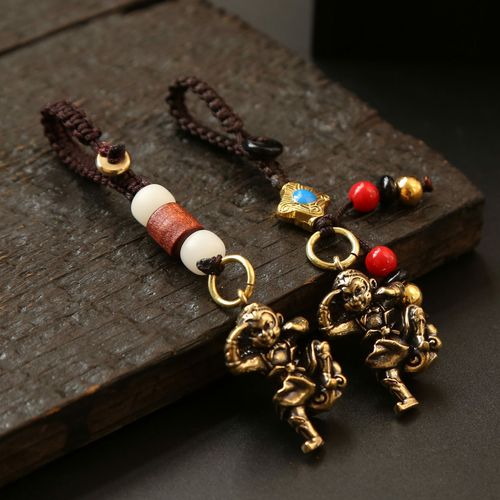 Brass Sun Wukong key chain pendant Monkey King Monkey King car key men's and women's bag pendant