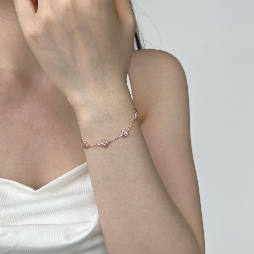 12g Weight 925 Sterling Silver Pendant Material Bracelets Classification 925 sterling silver Chain Material box chain Chain Type 1 Piece Quantity Date, Tea Party Occasion 925 Sterling Silver Material Heart Shape Pattern Women's Gender Plating Design Simple Style, Classic Style Style 925 Sterling Silver Box Chain Bracelets Simple Style Classic Style 15