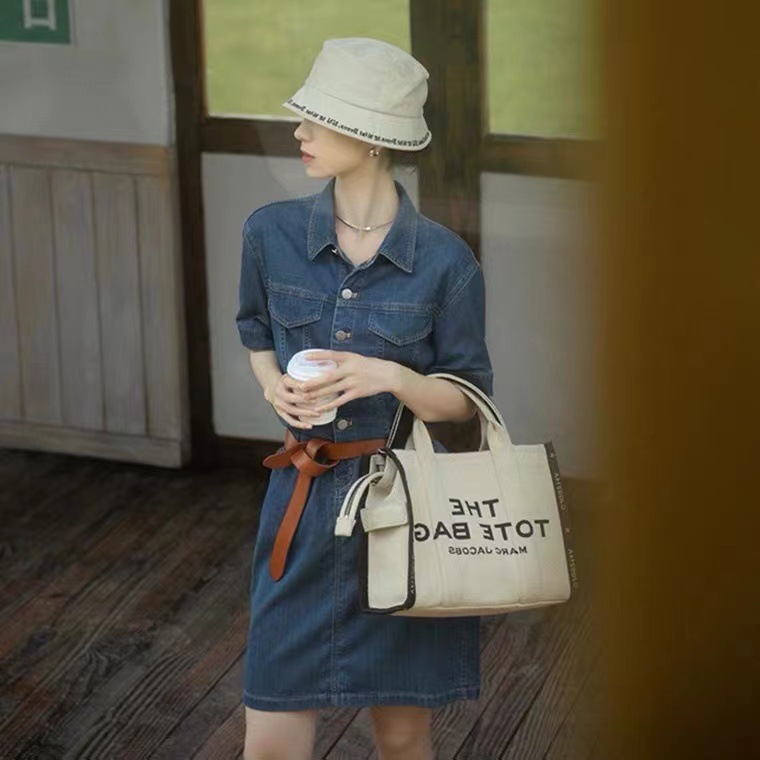 Váy denim nữ thiết kế cổ điển kiểu Pháp, dáng suông midi, tay ngắn — Màu xanh lam