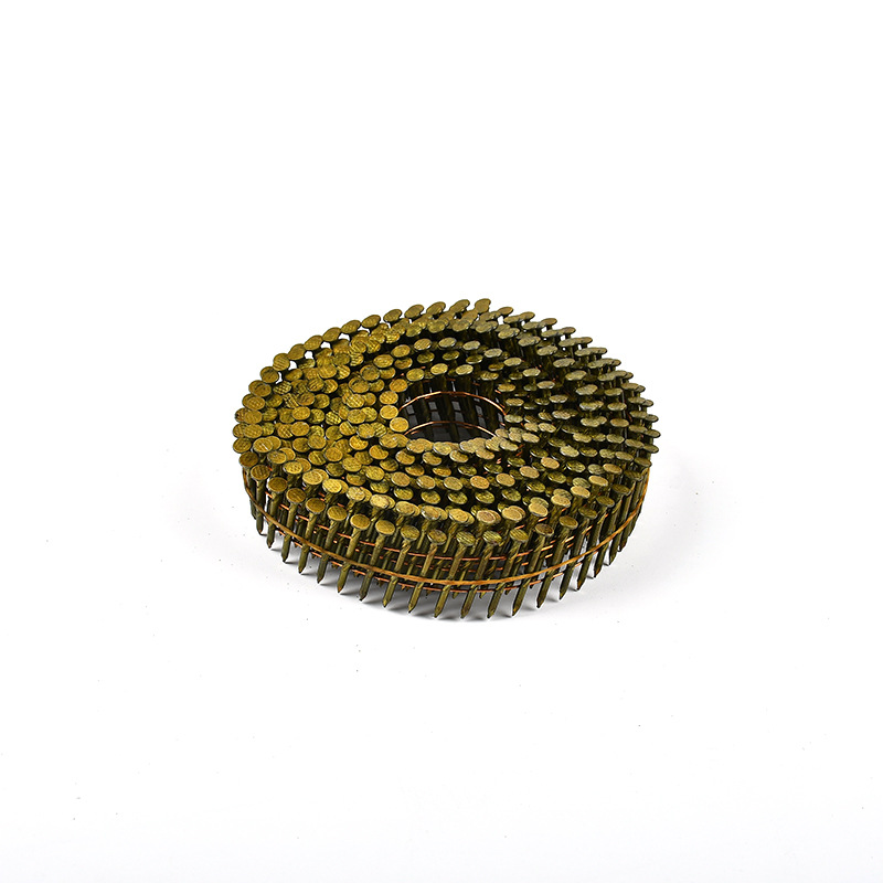 Rollo de hilo de uñas luz neumática Bandeja de varilla Rollo de clavo de hierro Pistola de clavos con clavo Bandeja de madera Embalaje de uñas Rollo de carpintería en stock image 3