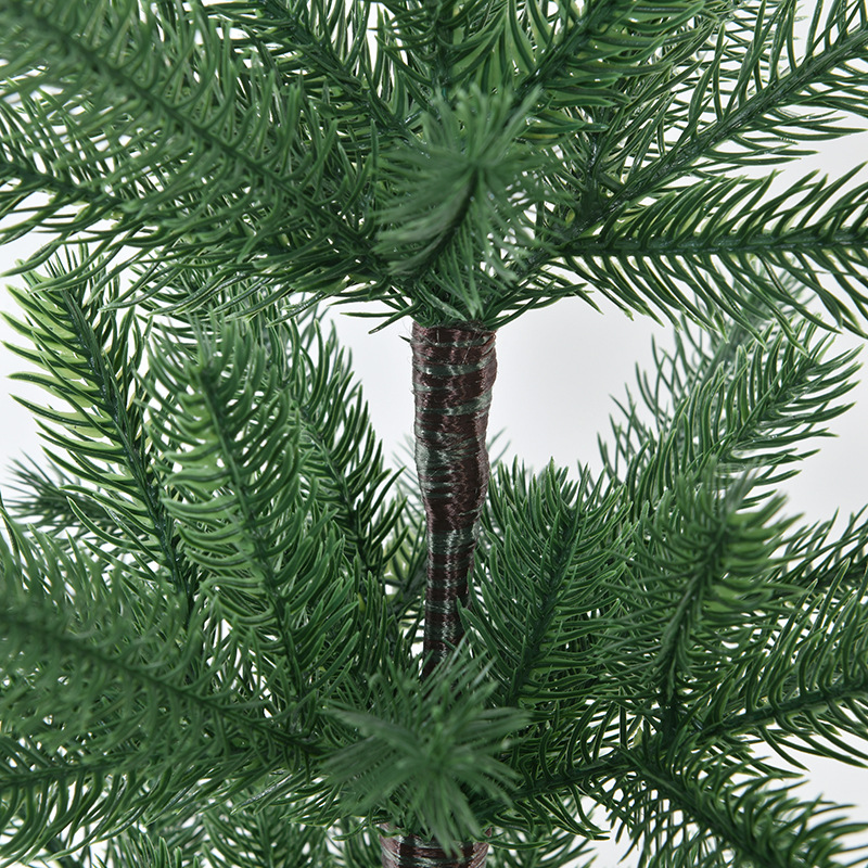 Fabricantes al por mayor nuevo PE cifrado pequeño árbol de Navidad festivo hogar decoración de árboles de imitación en maceta ornamentos verdes