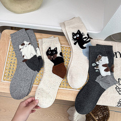 かかとの大きい猫の靴下の女性の靴下のシンプルなデザインのタイプの骨のない靴下の毛の絨毛のかわいい大きい猫のinsの潮の中で筒の靴下