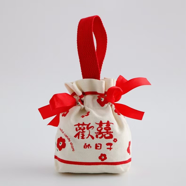 Rojo; 15 * 10 * 16; lienzo