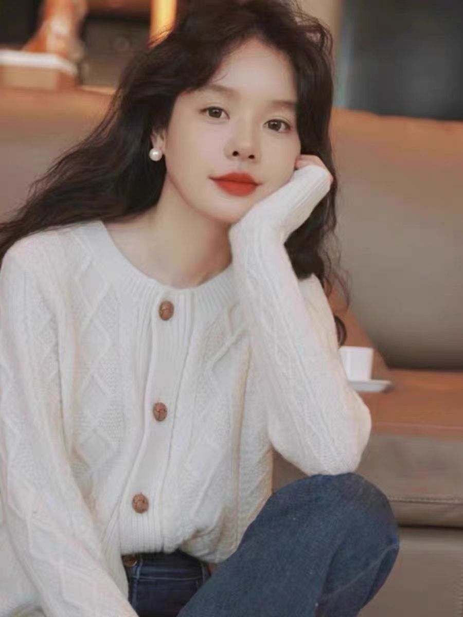 Wool Cardigan Image 3