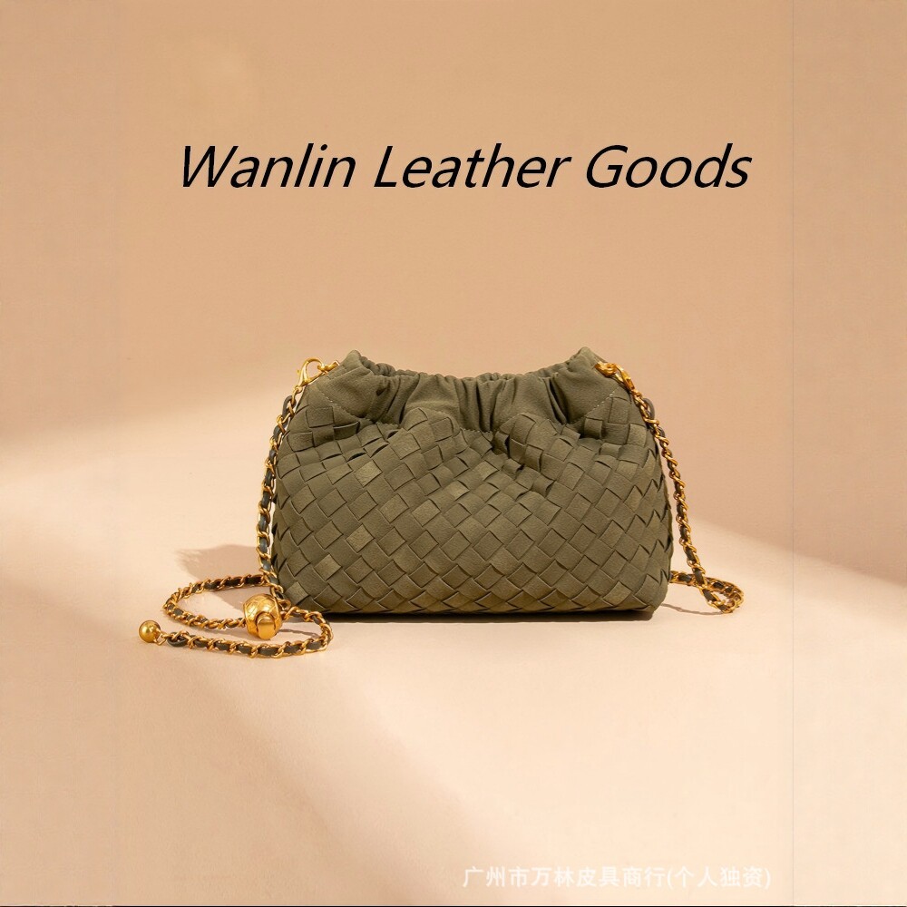 2026 New Woven Cloud Bag, Chanel-style Chain Crossbody Bag, High-end Handmade Women's Bag, Light Luxury Shoulder Bag