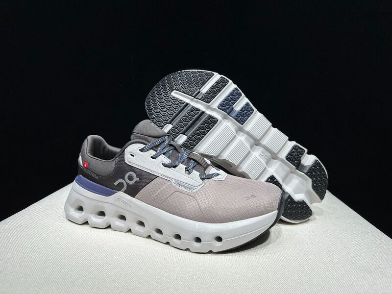 クロスボーダーOn Cloudrunner2 クッション性とサポート力のあるローカットランニングシューズ、クロスボーダーで人気の万能カジュアルシューズ|undefined