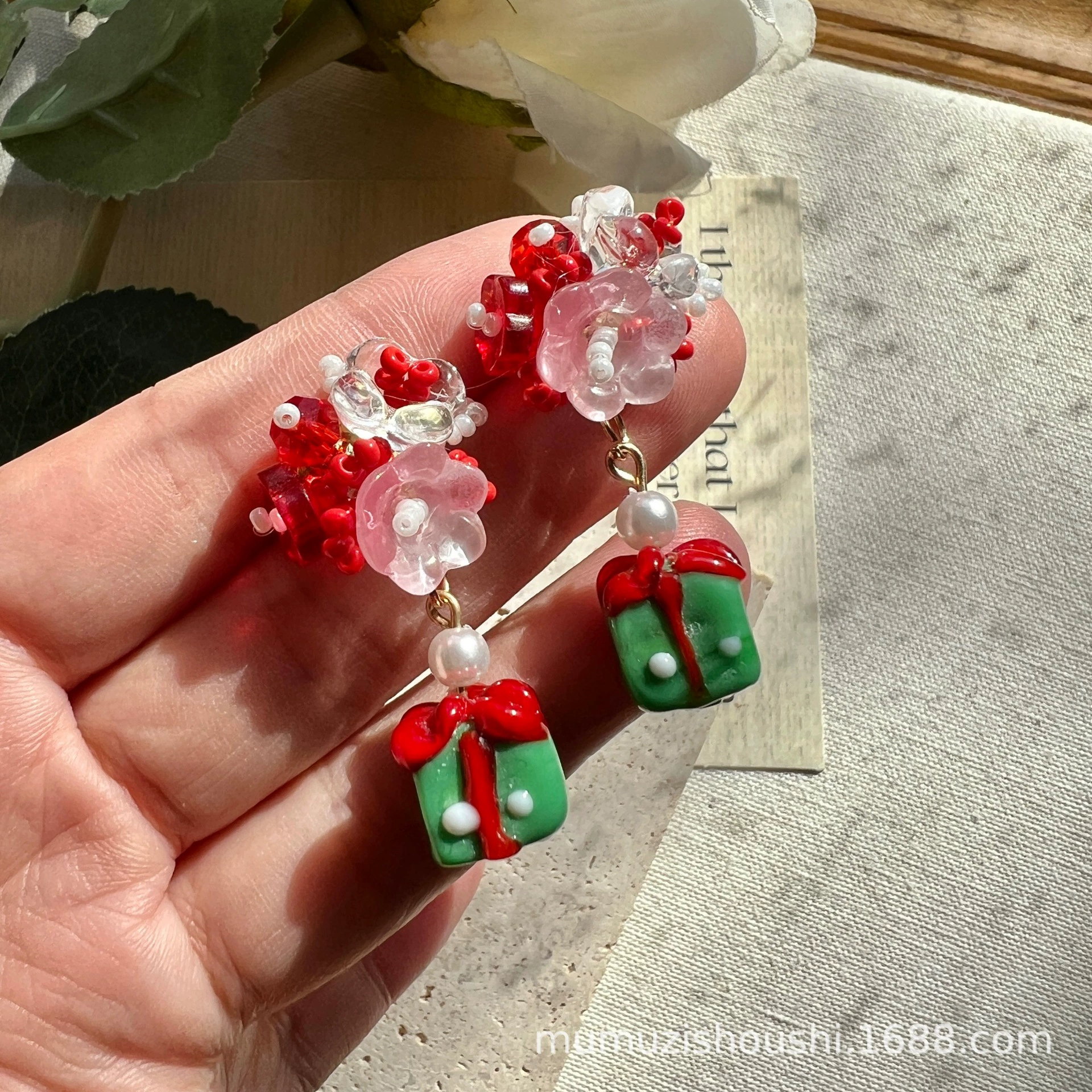 Christmas cute gift box, earrings, ear clips, flowered