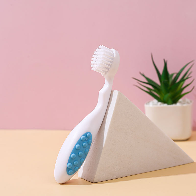 Traje de cepillo de Peine de nylon de dos colores para bebés Baño Cuidado del baño Cepillo de pelo suave para niños