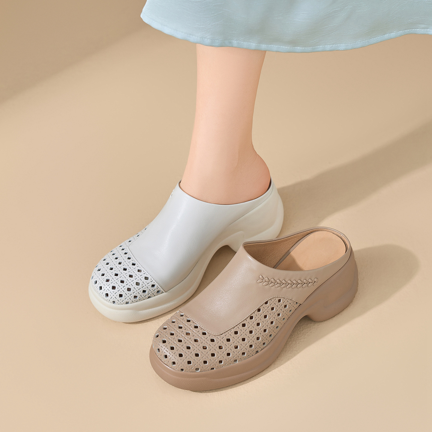 Dép sandal nữ da bò dệt rỗng, mũi trùm hở gót, đế dày ngoài trời — màu trắng ngà