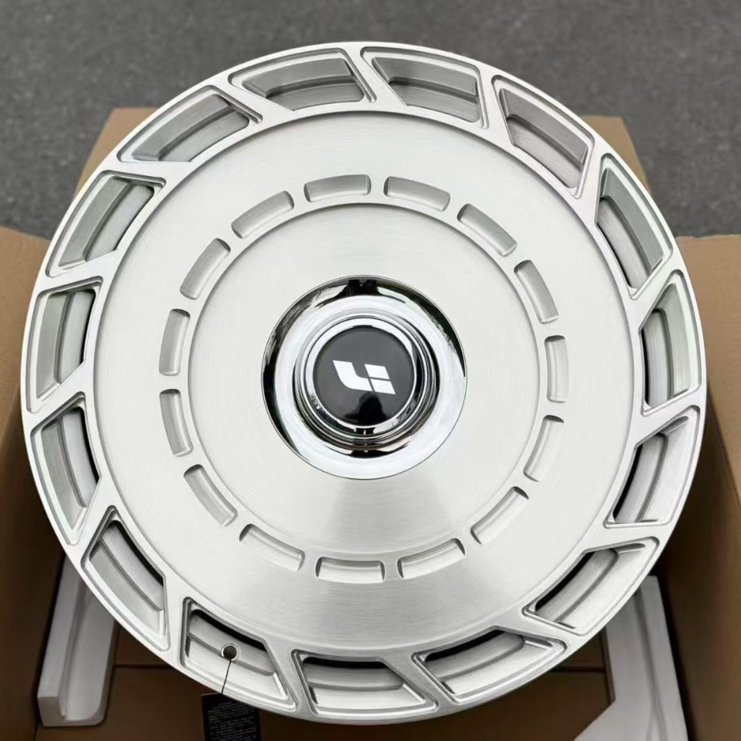 Suitable for 20, 21, 22inch Ideal Forged Wheel Modification L6 L7 L8 L9 One I8 Wheel Customization