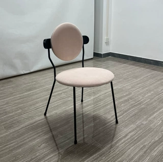 北欧奶油风餐椅家用实木设计师椅子样板间餐桌椅网红餐厅法式凳子
