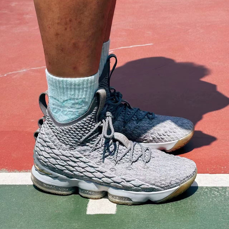 Putian Shoes Lebron 15 Practical Basketball Shoes Men's James 15Th Generation Sports Shoes Wide Version Air Cushion Trendy Shoes