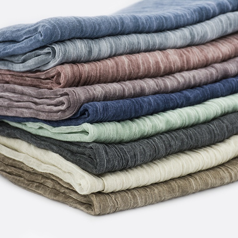 棉麻围巾女2024春秋薄款文艺风复古褶皱男士围巾长条纯色披肩批发