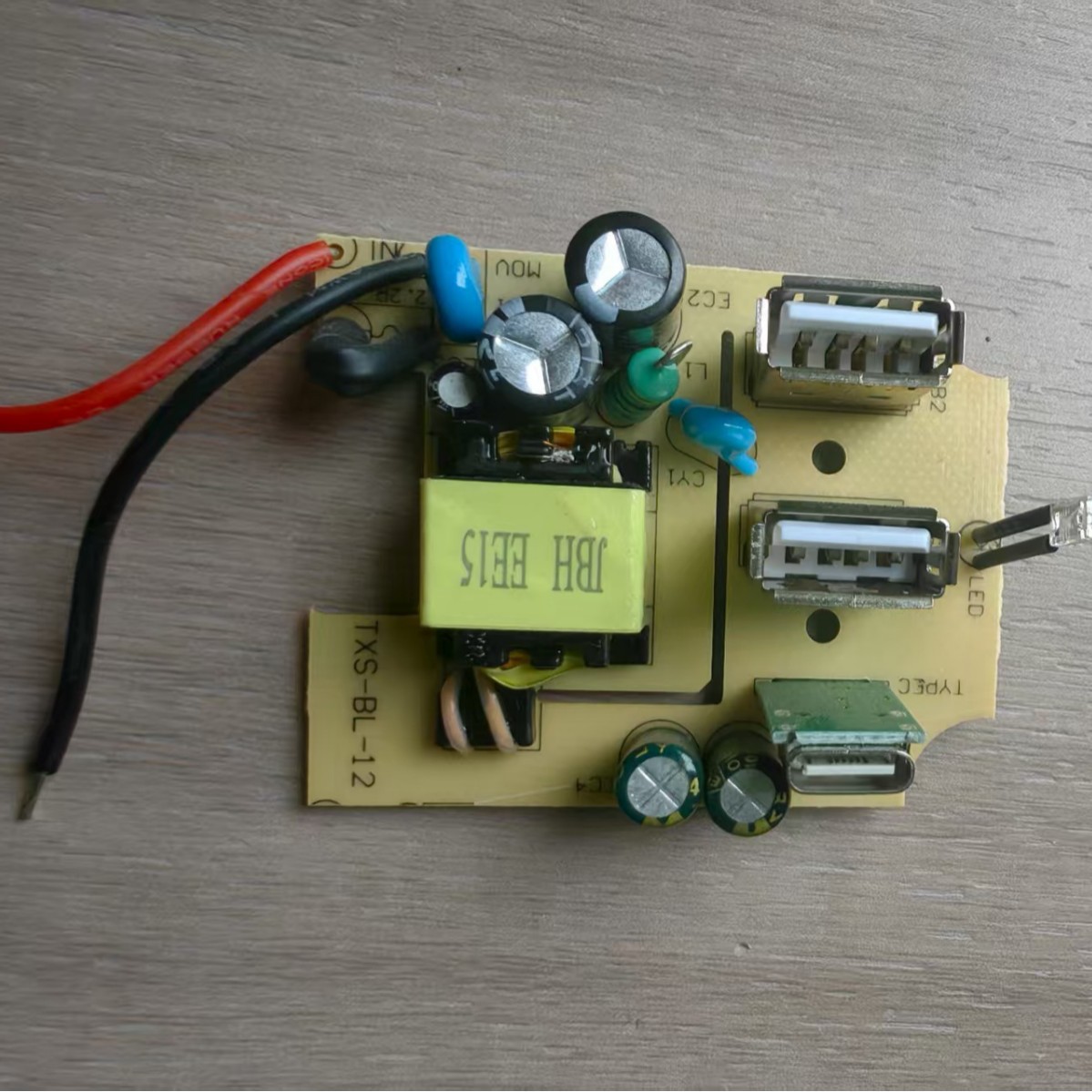 5v2A双USB+TYPE-c 3口输出充电器机板 DIY排插手机充电器线路板