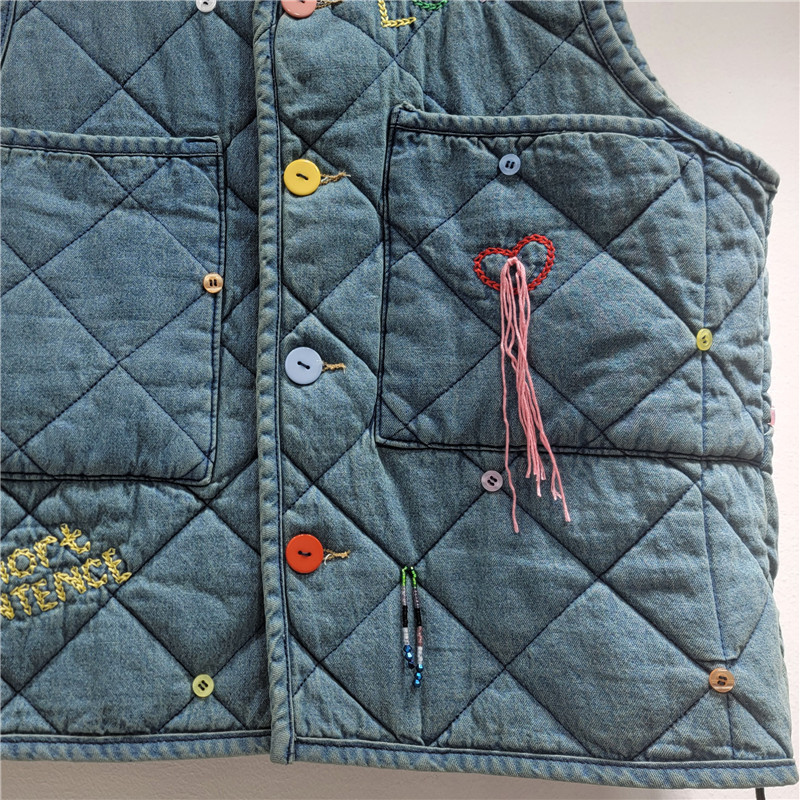 Estación europea de otoño y invierno 2025 nueva moda de cuello en V hebilla de una sola fila chaqueta de vaqueros de algodón de moda