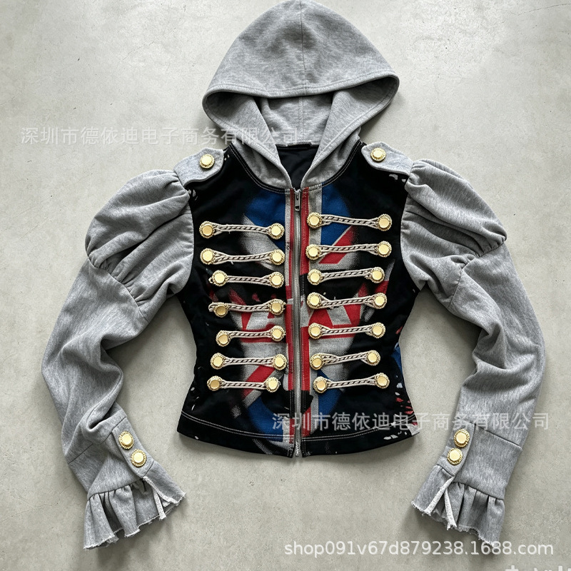 Original factory vintage military-style hooded jacket with metal buckle patchwork, printed puff sleeves, and a fitted, cropped design, available for drop shipping Original factory vintage military-style hooded jacket with metal buckle patchwork, printed puff sleeves, and a fitted, cropped design, available for drop shipping