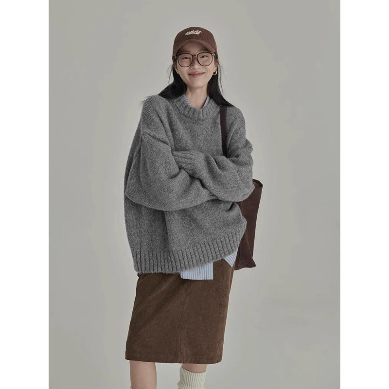 Autumn and winter thick gray round-neck pullover sweater for women, vintage Japanese style, casual loose knit top Autumn and winter thick gray round-neck pullover sweater for women, vintage Japanese style, casual loose knit top