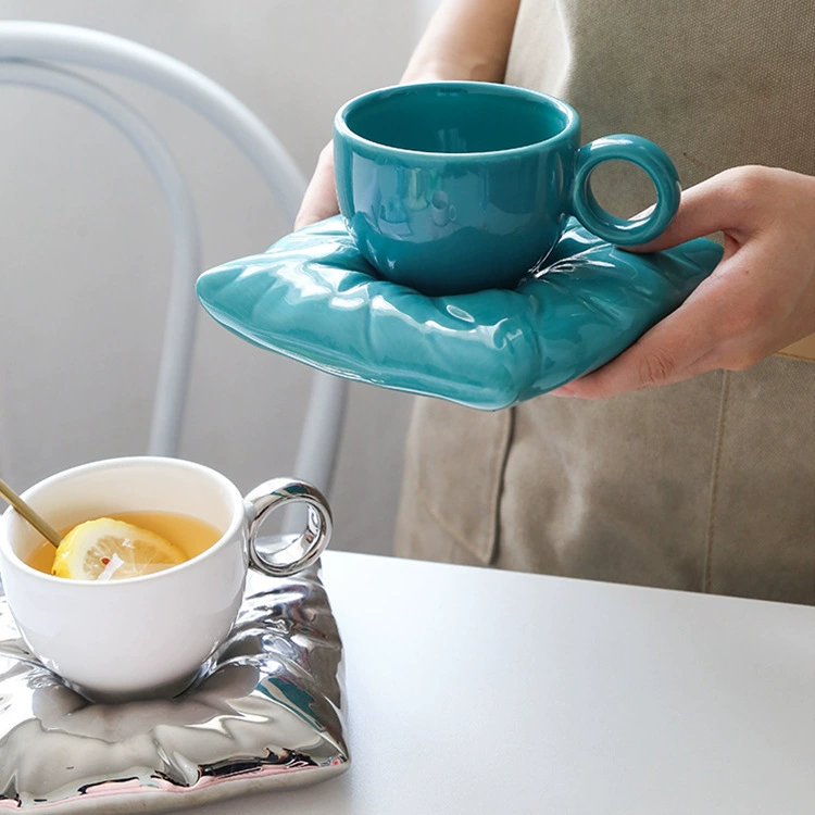 Creative ceramic coffee pillow, glass for ice cream, set