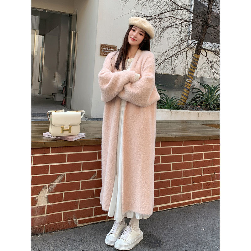 软糯针织毛衣开衫女秋冬新款过膝宽松慵懒风水貂绒长版针织厚外套