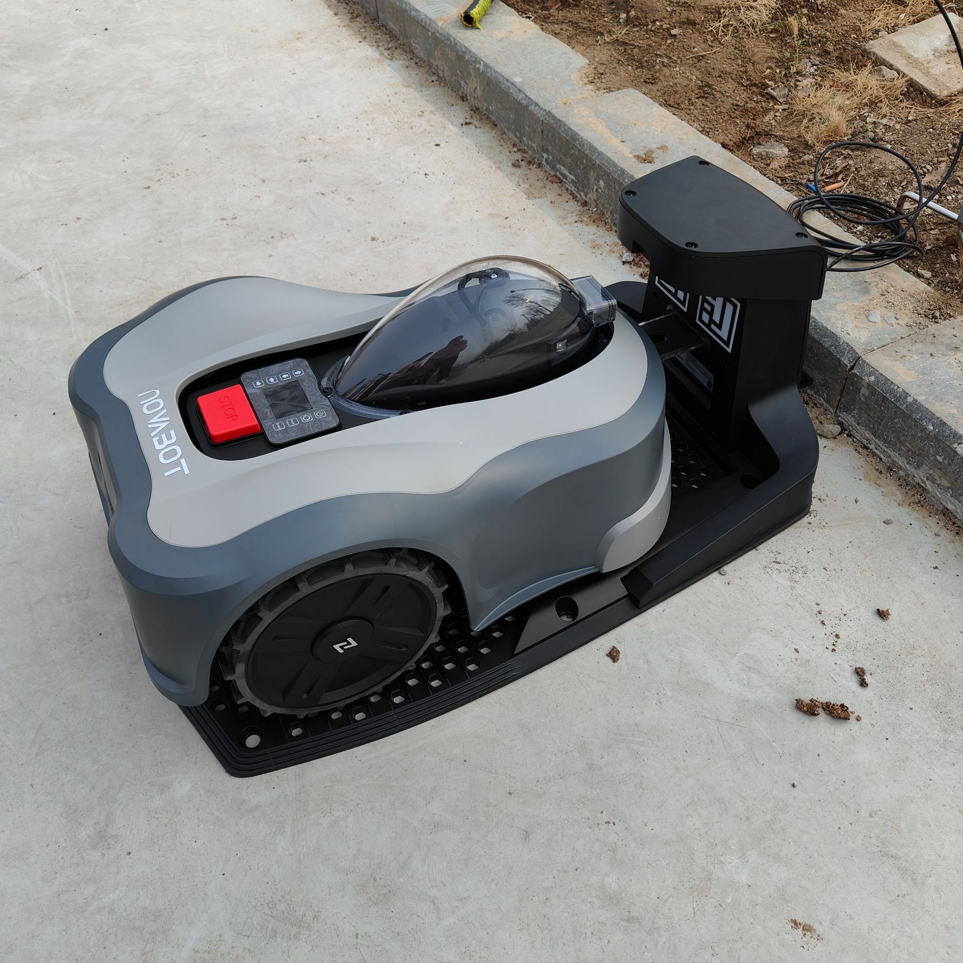 Exportación de Canadá robot cortador de césped sin fronteras GPS planificación de ruta automática NOVABOT cortadora de césped