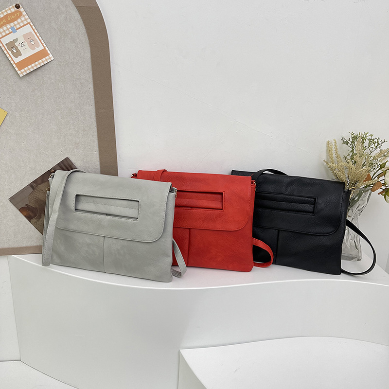 Francia alta capacidad de viaje bolsa de mochila para mujeres primavera y verano 2024 nuevo bolso de cadena bolso de moda brazo