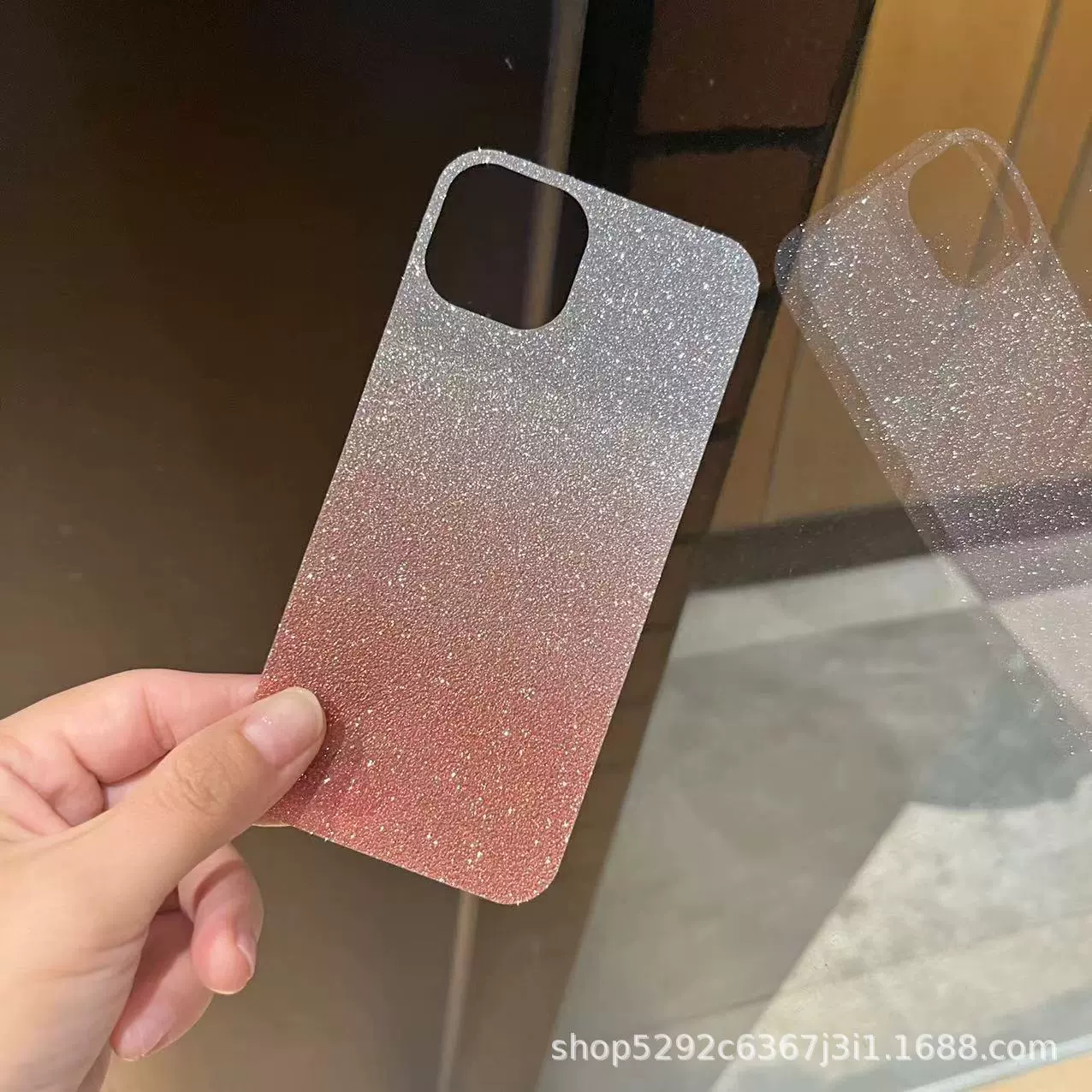 Чехол для телефона (серии Apple iPhone 15/16) — градиент и рисунок, легкий 0.015 кг